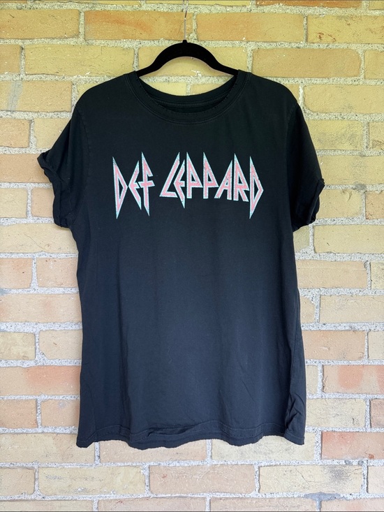 Karma Tops - Recycled Karma Black Def Leppard Graphic Tee